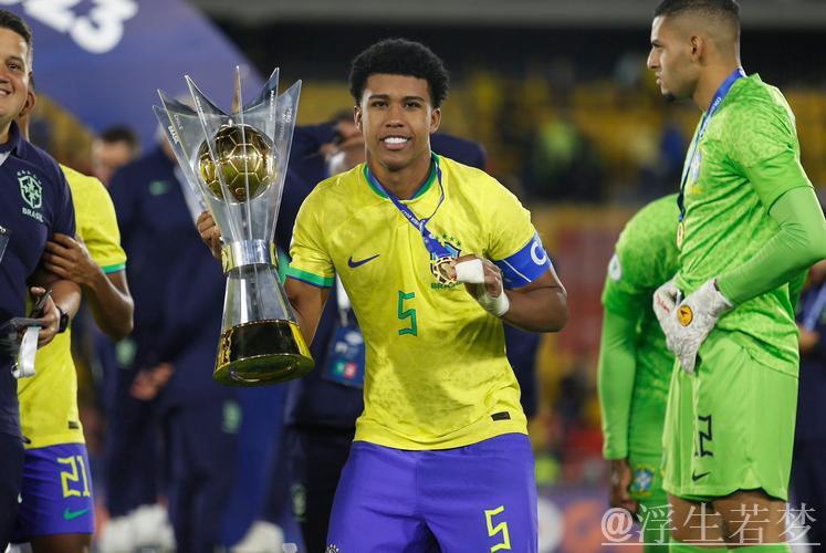 A-桑托斯:切尔西像一个大家庭,詹姆斯和库库让我获益匪浅 A-桑托斯:切尔西像一个大家庭,詹姆斯和库库让我获益匪浅