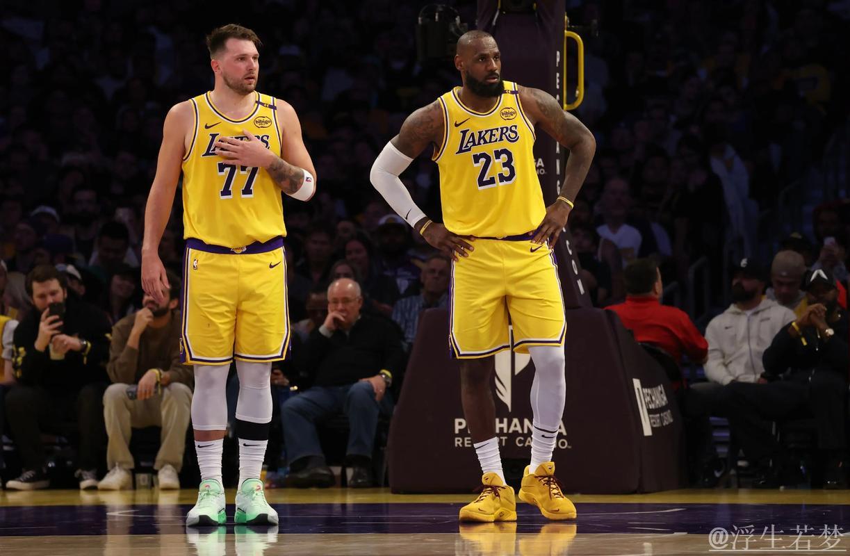 湖人东契奇组合净效率+13.5,詹姆斯登场后降至-13.1 湖人东契奇组合净效率+13.5,詹姆斯登场后降至-13.1